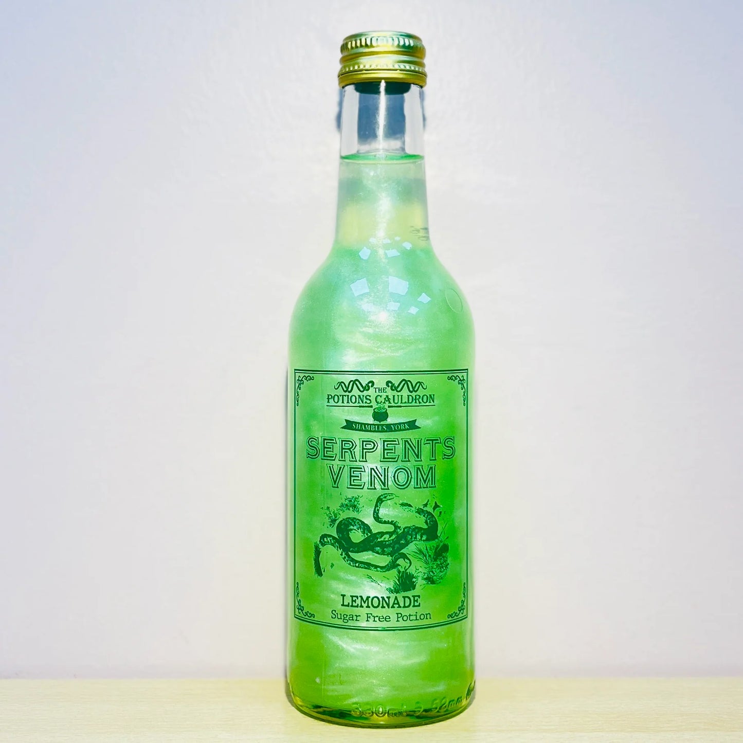 Potions Cauldron Serpents Venom Lemonade - Bevanda Analcolica Magica gusto Limonata Senza Zucchero  [330ml]