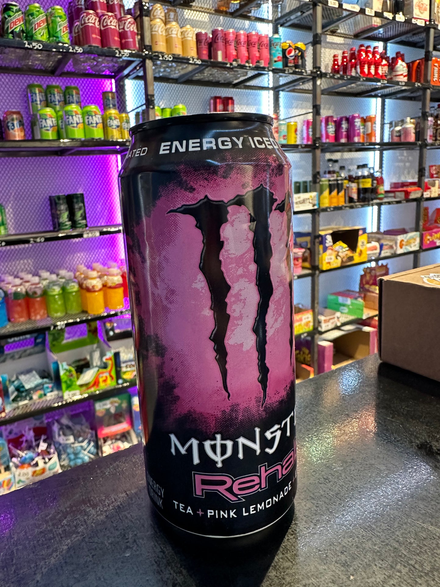 Monster Energy Rehab Pink Lemoande Iced Tea 10 Calories sku: 0315 ( LEGGERMENTE SGASATA )